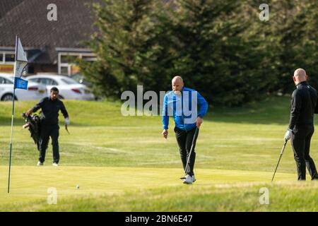 Brentwood Essex 13. Mai 2020 Erstes Golfspiel der Covid-19 Lockdown im Warley Park Golf Club, Brentwood Essex Kredit: Ian Davidson/Alamy Live News Stockfoto