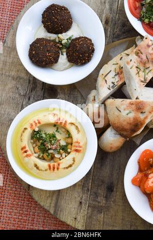 Auswahl an ostasiatischen Vorspeisen. Frisches Essen Buffet Brunch Catering Essen Party Sharing Konzept Stockfoto