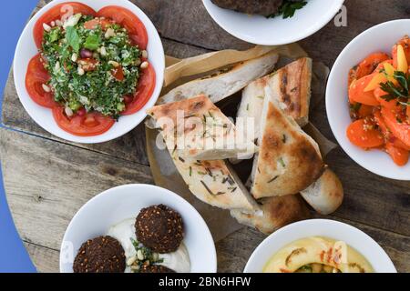 Auswahl an ostasiatischen Vorspeisen. Frisches Essen Buffet Brunch Catering Essen Party Sharing Konzept Stockfoto