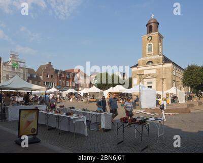 Bauernmarkt vor der Marienkirche in Husum Schleswig-Holstein, Deutschland Stockfoto