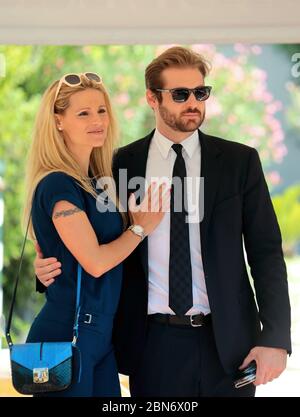 VENEDIG, ITALIEN - SEPTEMBER 07: Michelle Hunziker und Tomaso Trussardi sind am 6. Tag des 72. Filmfestivals in Venedig am 7. September 2015 zu sehen Stockfoto