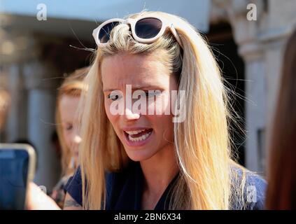 VENEDIG, ITALIEN - SEPTEMBER 07: Michelle Hunziker ist am 6. Tag des 72. Filmfestivals in Venedig am 7. September 2015 zu sehen Stockfoto