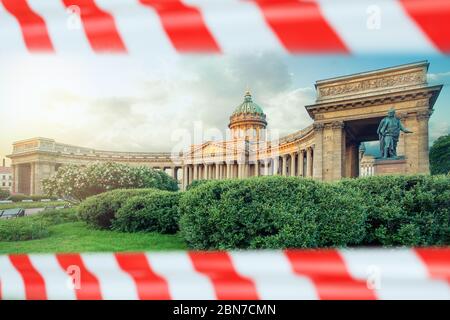 Kazan Kathedrale in St. Petersburg mit Warnband geschlossen Stockfoto