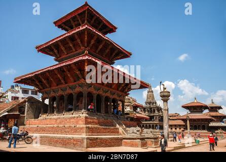 PATAN, KATHMANDU, NEPAL - 30. SEPTEMBER 2012: Hari Shankar Tempel und andere Tempel auf Patan Durbar Platz Stockfoto