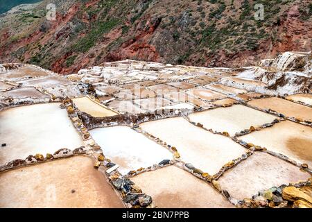 Salzweiher in Maras (Salinas de Maras), Heiliger Tal, Peru Stockfoto