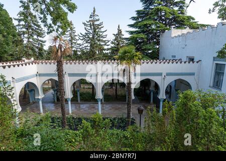 Korez, Krim - 7. Juli. 2019. Dulber Palace ist Gegenstand des kulturellen Erbes von föderaler Bedeutung. Jetzt ein Sanatorium Stockfoto