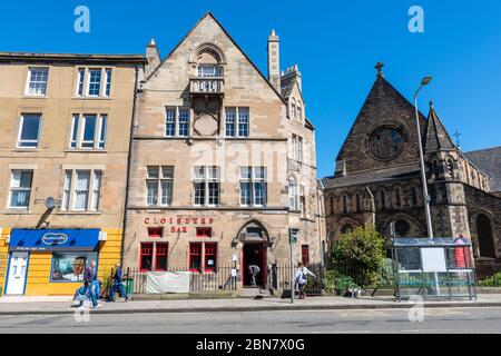 Cloisters Bar (ehemalige Parsonage to All Sains Church nebenan) in der Brougham Street in Tollcross, Edinburgh, Schottland, Großbritannien Stockfoto