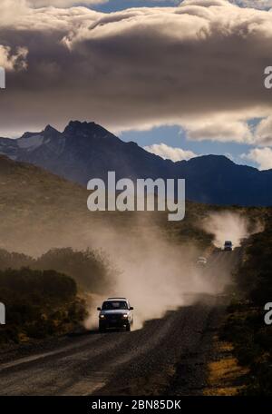 PUERTO RIO TRANQUILO, CHILE - CA. FEBRUAR 2019: Blick auf die berühmte Carretera Austral in der Nähe von Puerto Rio Tranquilo in Chile. Stockfoto