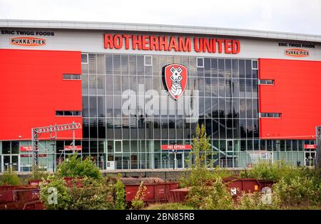 Ein allgemeiner Überblick über das AESSEAL New York Stadium, das Heimat des Rotherham United Fußballclubs ist, der derzeit in einer automatischen Promotion-Position für League One ist. Stockfoto