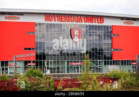 Ein allgemeiner Überblick über das AESSEAL New York Stadium, das Heimat des Rotherham United Fußballclubs ist, der derzeit in einer automatischen Promotion-Position für League One ist. Stockfoto
