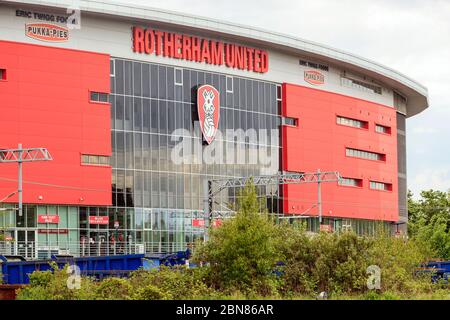 Ein allgemeiner Überblick über das AESSEAL New York Stadium, das Heimat des Rotherham United Fußballclubs ist, der derzeit in einer automatischen Promotion-Position für League One ist. Stockfoto