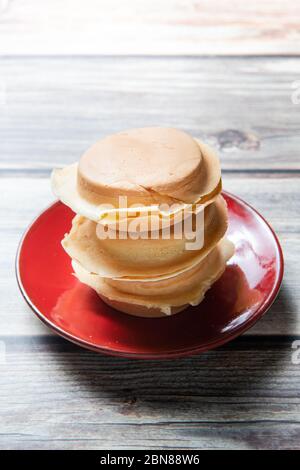Red Bean Cake (Imagawayaki) ist ein japanisches Dessert und gefüllt mit süßer Azuki-Bohnenpaste Stockfoto
