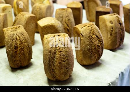 Bio-Brot aus Vollkornmehl hergestellt. Stockfoto