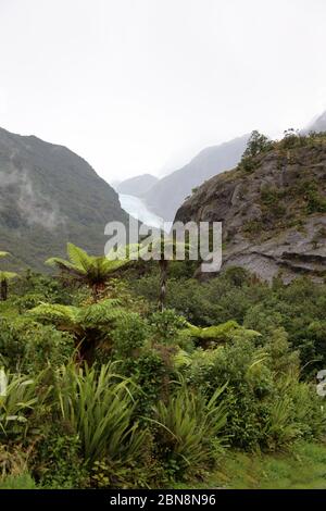 Fox-Gletscher. Eisbedeckte Gletscherberge der südlichen Alpen, Südinsel, Neuseeland. Keine Leute. Stockfoto