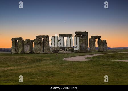 Tonehenge Prähistorisches Denkmal in der Dämmerung Stockfoto