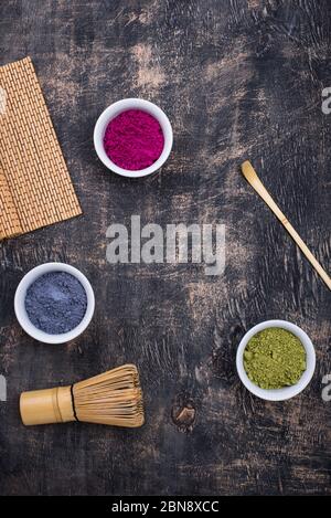 Grünes, blaues und rosa Matcha-Pulver Stockfoto