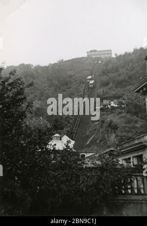 Oldtimer-Foto, Seilbahn auf den Monte Serrat in Santos, Sao Paulo, Brasilien am 12. Juli 1955. Von einem Passagier, der von einem Kreuzfahrtschiff entbellen kann. QUELLE: ORIGINALFOTO Stockfoto