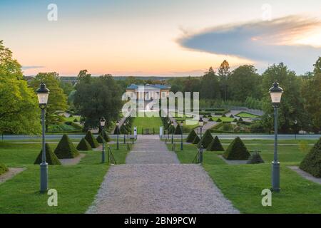Linneanum Museum mit seinem botanischen Garten bei Sonnenuntergang leer Stockfoto
