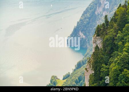 Blick auf den luzerner See von der BÃ¼rgenstock-Plattform im Sommer Stockfoto