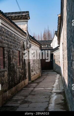 Alte steinerne Gasse in Cicheng alte Festungsstadt in der Nähe der Stadt Ningbo, Provinz Zhejiang, China Stockfoto