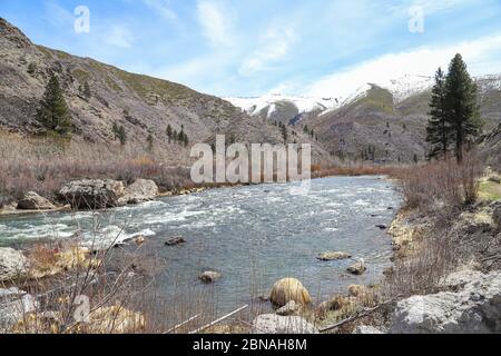 Truckee River in der Sierra Nevada. Stockfoto