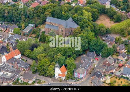 Katholische Kirche St. Pankratius in Anholt, 08/01/2019, Luftaufnahme, Deutschland, Nordrhein-Westfalen, Niederrhein, Isselburg Stockfoto