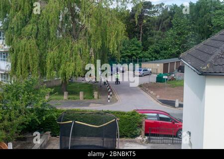 News: Trial Bike. Terrorisierende Nachbarschaft während Covid-19 Sperrung wird von der Polizei gefunden. Scotland Wood Road, Leeds 17 Stockfoto