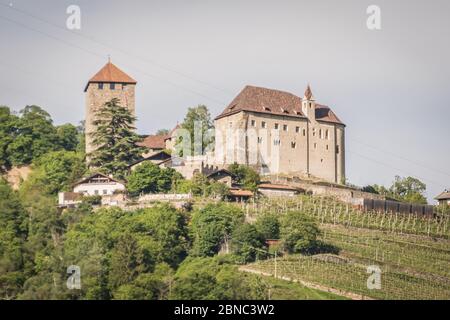 Schloss Tirol, bei Meran Meran, in Südtirol Italien Stockfoto