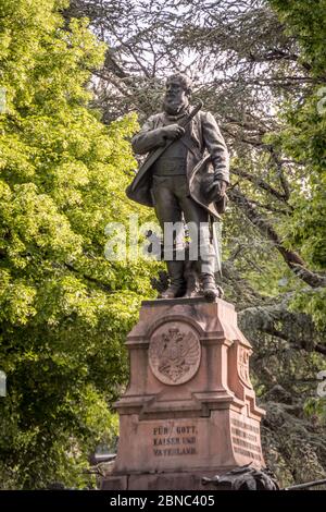 Meran, Italien - 5. Mai 2020 - Andreas Hofer Denkmal vor dem Bahnhof Meran, Südtirol Stockfoto