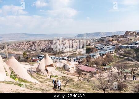 Burg Uchisar, der höchste Gipfel der Region und die bedeutendste Landformation in Goreme, Kappadokien, Türkei. Stockfoto