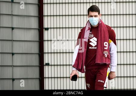 Turin, Italien. Mai 2020. TURIN, ITALIEN - 14. Mai 2020: Andrea Belotti vom FC Turin kommt im stadio Filadelfia zu einem individuellen Training mit einer Schutzmaske an. (Foto: Nicolò Campo/Sipa USA) Quelle: SIPA USA/Alamy Live News Stockfoto