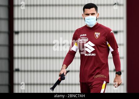 Turin, Italien. Mai 2020. TURIN, ITALIEN - 14. Mai 2020: Tomas Rincon vom FC Turin kommt im stadio Filadelfia zu einem individuellen Training mit einer Schutzmaske an. (Foto: Nicolò Campo/Sipa USA) Quelle: SIPA USA/Alamy Live News Stockfoto