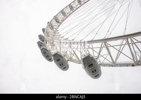 London, Großbritannien - September 30,2019: Nahaufnahme des Wahrzeichen der Stadt, das London Eye Wheel Stockfoto