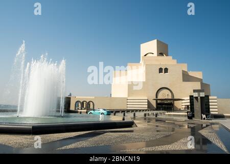 Doha, Katar - 13. Oktober 2019: Ansicht des Museums für Islamische Kunst, einer der weltweit vollständigsten Sammlungen islamischer Artefakte, in Doha, Katar. Stockfoto