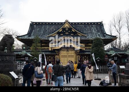 Tokio, Japan - 17. März 2019: Blick auf den Ueno Toshogu Schrein im Ueno Park von Tokio, Japan. Stockfoto