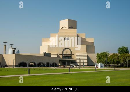 Doha, Katar - 13. Oktober 2019: Ansicht des Museums für Islamische Kunst, einer der weltweit vollständigsten Sammlungen islamischer Artefakte, in Doha, Katar. Stockfoto