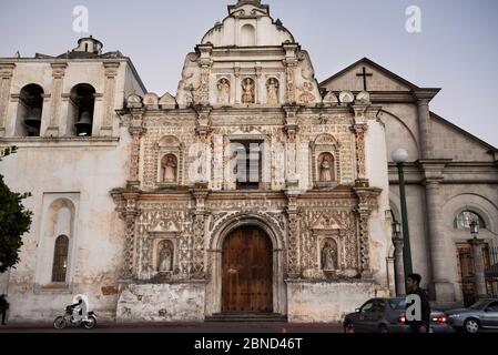 Kathedrale Von Quetzaltenango. Central Park (Parque Central) in Quetzaltenango, Guatemala Stockfoto