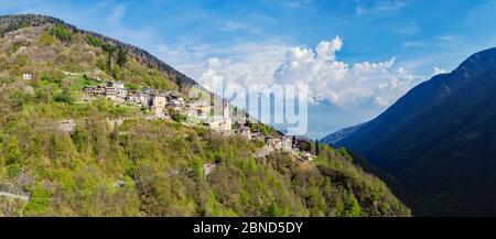 Valgerola - Valtellina (IT) - Panorama-Luftaufnahme von Pedesina Stockfoto