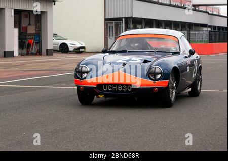 Sandy Watson's, Black and Orange, 1961, Lotus Elite wartet auf die Qualifying Session der RAC Tourist Trophy für historische Autos (vor '63 GT) Stockfoto