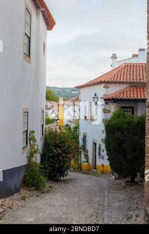 Charmante Gassen der Altstadt Obidos in Portugal Stockfoto