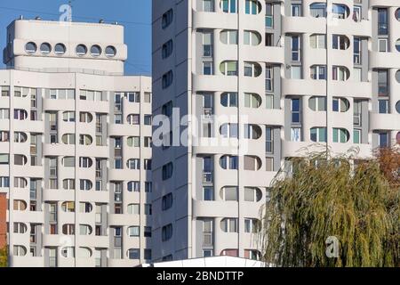 Modernistische Wohnblocks in Plac Grunwaldski, Breslau, Polen Stockfoto