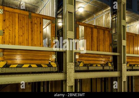 Der Aufzug zum alten Elbtunnel in Hamburg Stockfoto