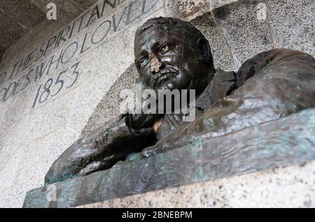 Die defaced Rhodes Bronzebüste am Rhodes Memorial, Kapstadt. Beachten Sie die fehlende Nase Stockfoto