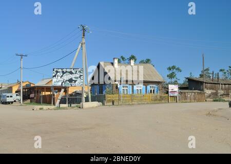 Ländliche Siedlung in Chuschir - Olchonsky Bezirk des Irkutsk Oblast, auf der Insel Olchon. Stockfoto