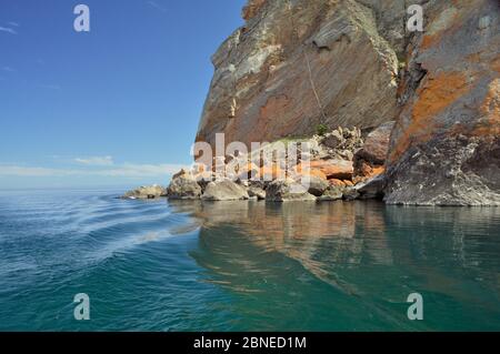 Klippen auf Olchon Insel am Baikalsee in Ostsibirien - Russland Stockfoto