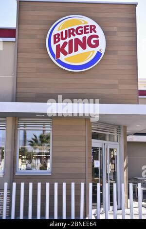 SALINAS, CA/USA - 1. JUNI 2014: Burger King Restaurant Exterior. Burger King ist eine Kette von Hamburger Fast-Food-Restaurants mit Hauptsitz in den Vereinigten Staaten Stockfoto