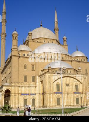 Die Moschee von Mohammad Ali auf dem Gipfel der Zitadelle von Kairo, Mokattam Hill, Kairo, Republik Ägypten Stockfoto