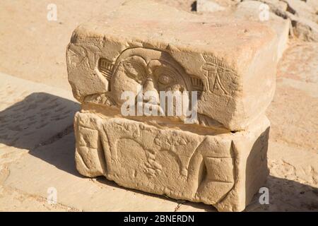 Skulptur des Gottes Bes, Tempel von Hathor, Tempel der Isis, UNESCO-Weltkulturerbe, Philae Insel, Assuan, Ägypten Stockfoto