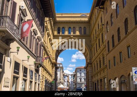 Florenz, Italien - 16. August 2019: Blick auf die Straße im historischen Zentrum von Florenz, Toskana, Italien Stockfoto