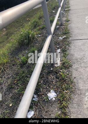 Littering während der Quarantäne Stockfoto